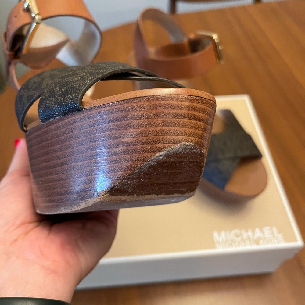 Michael Kors Peggy Wedge 7M - Picture 2 of 6